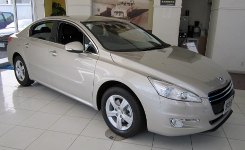PEUGEOT508 受注生産色です。