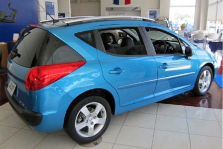 PEUGEOT207SW 新色です！
