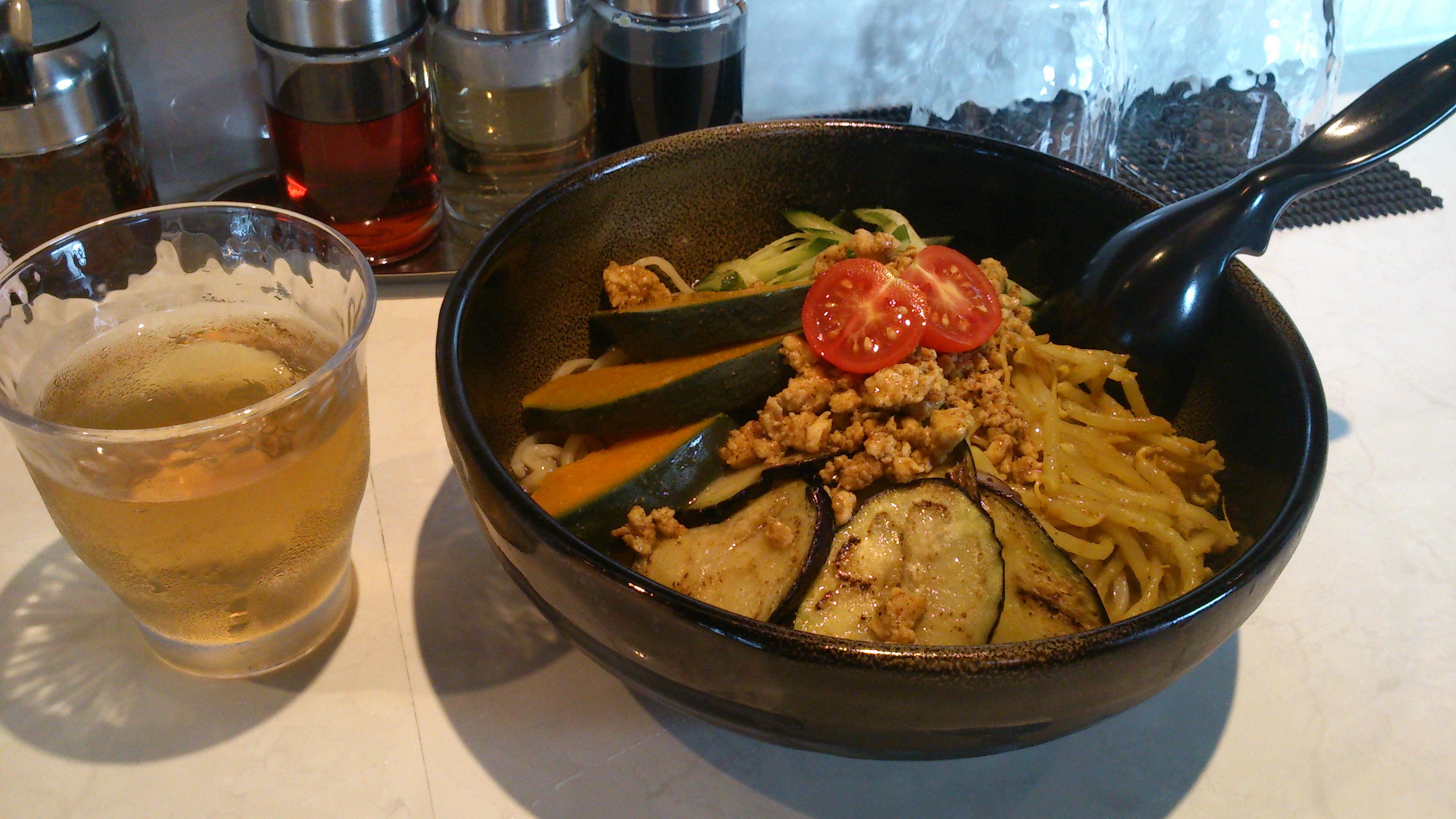 ご紹介、夏野菜冷やしカレー麺