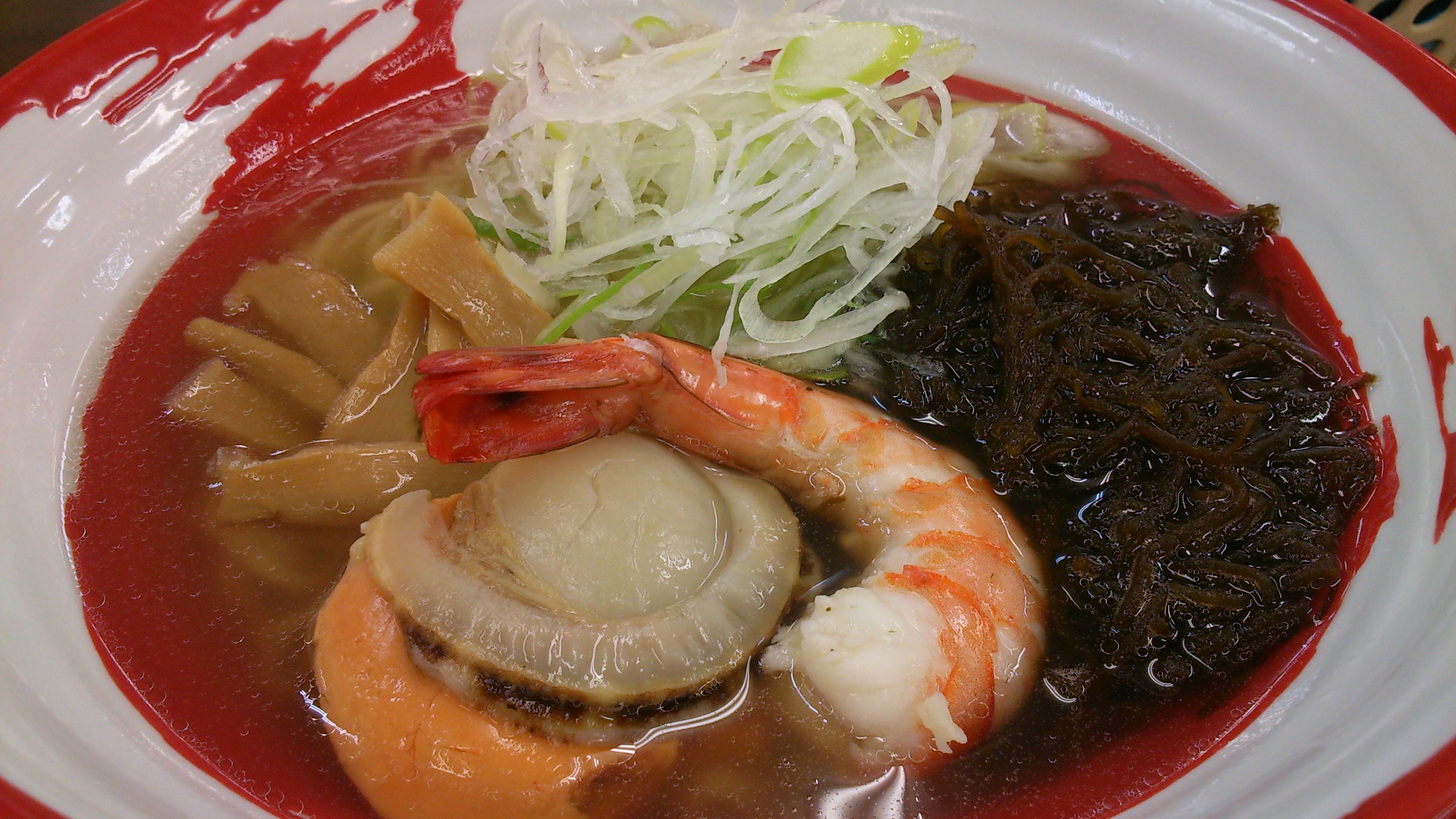 生もずくと帆立海老の塩ラーメンをご紹介します。