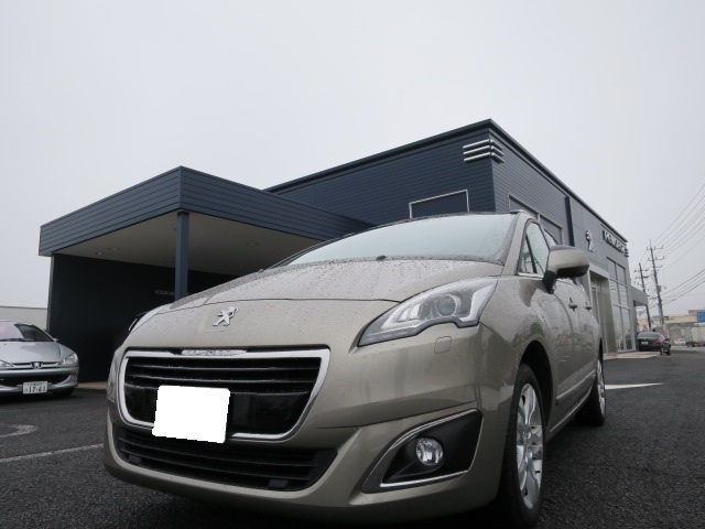 PEUGEOT 5008 試乗会　