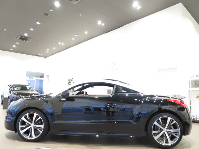 RCZ GT Line 展示しています。
