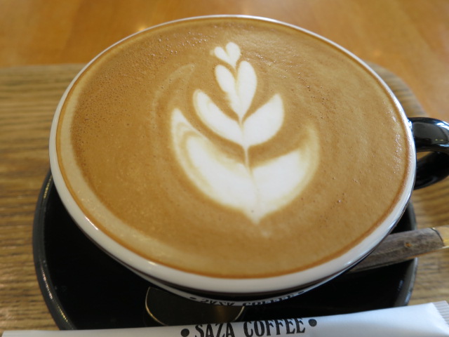 カフェラテ＆パストラミビーフ
