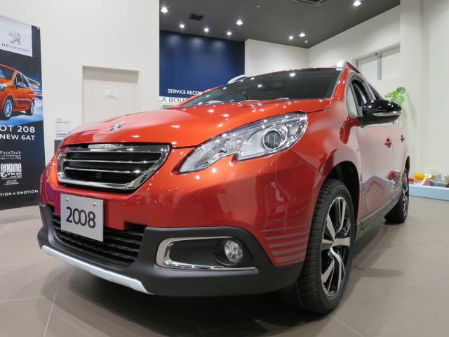 PEUGEOT 2008 CROSSCITY を展示してます。