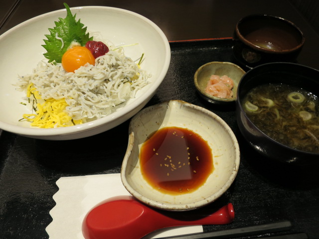 日立久慈浜丸の釜揚げしらす丼