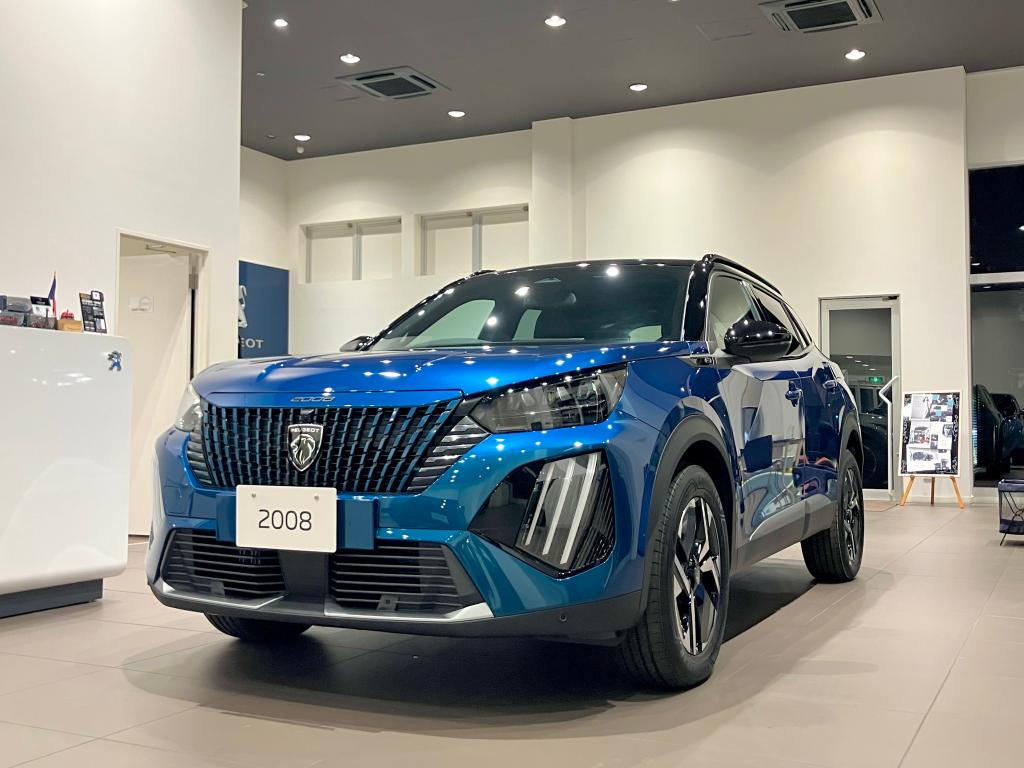 PEUGEOT 2008GT HYBRID展示中!!