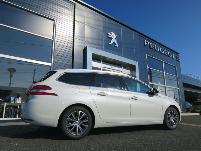 お知らせ　NEW PEUGEOT 308 SW　試乗会