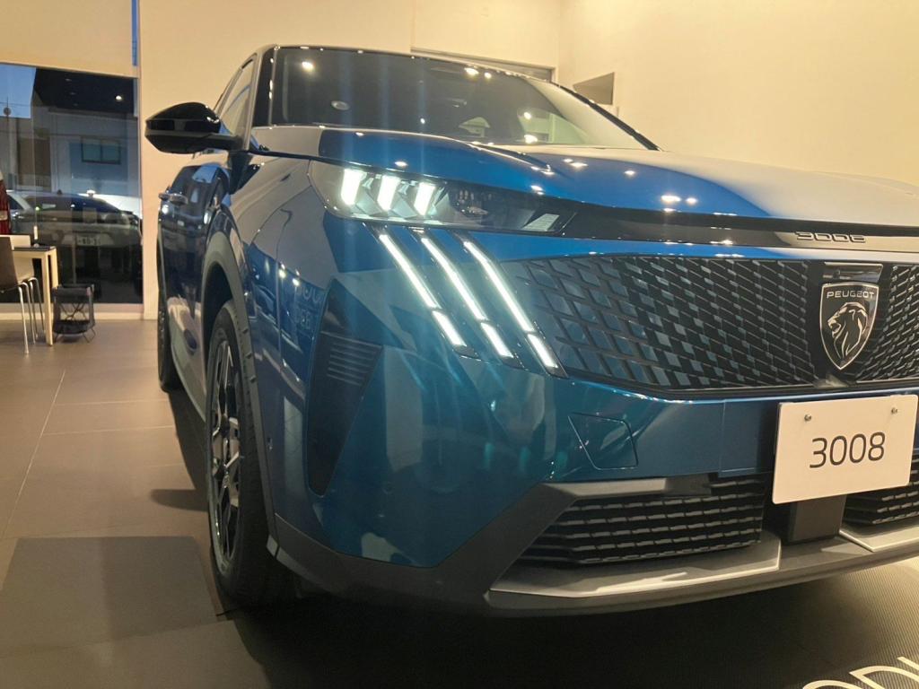 NEW　PEUGEOT　3008　はご覧いただけましたか？