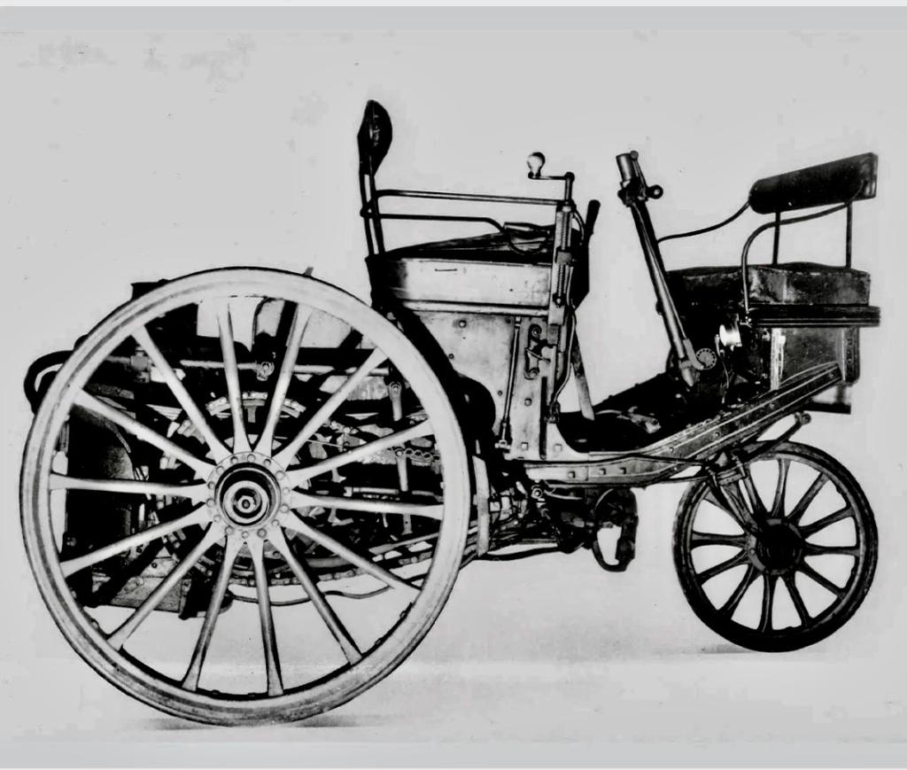 プジョーＨＩＳＴＯＲＹ📕✏️　第２話『１８８９年』～蒸気三輪車が誕生。パリ万国博覧会でお披露目に～